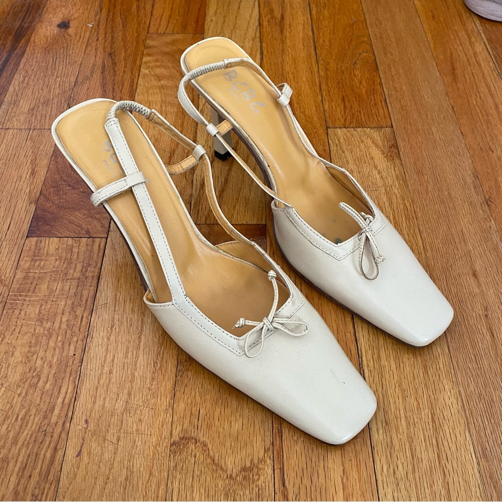 Vintage BCBG Cream Kitten Heels